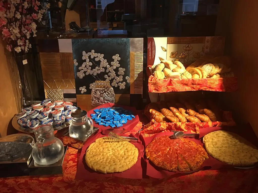 丽娃阿拉戈酒店 科莫 招待所